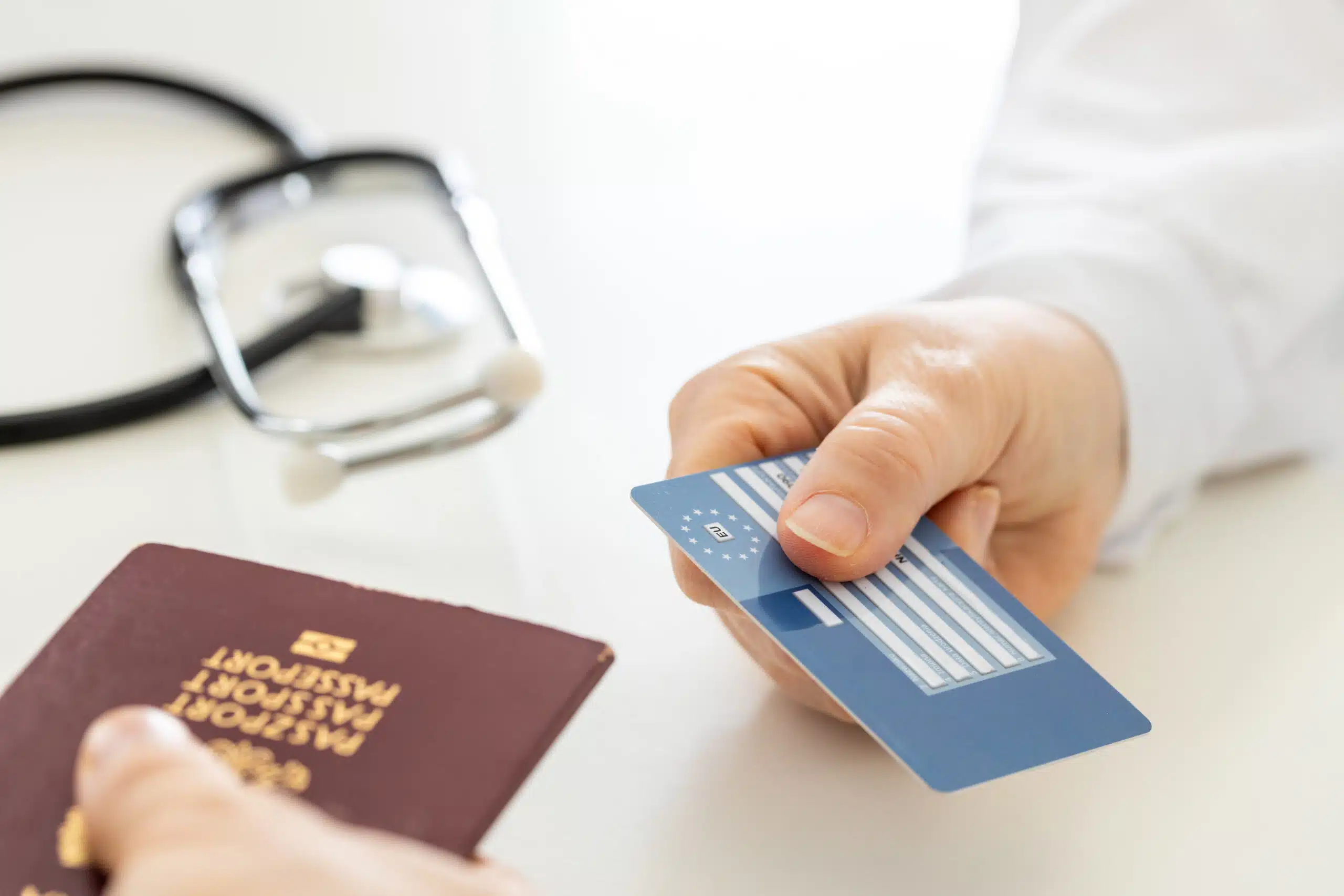 tarjeta sanitaria europea seguro de viaje